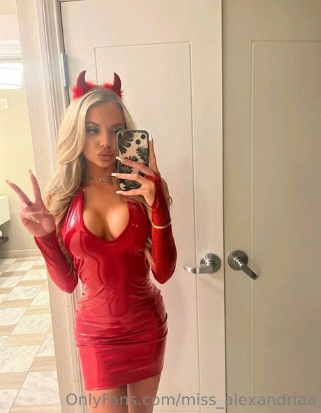 Miss Alexandriaa naked actress photo