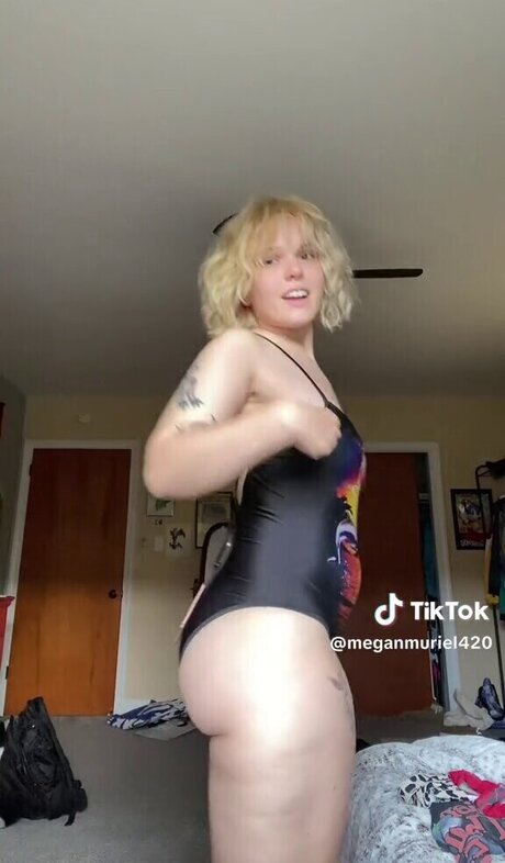 Meganxhickson hot model image