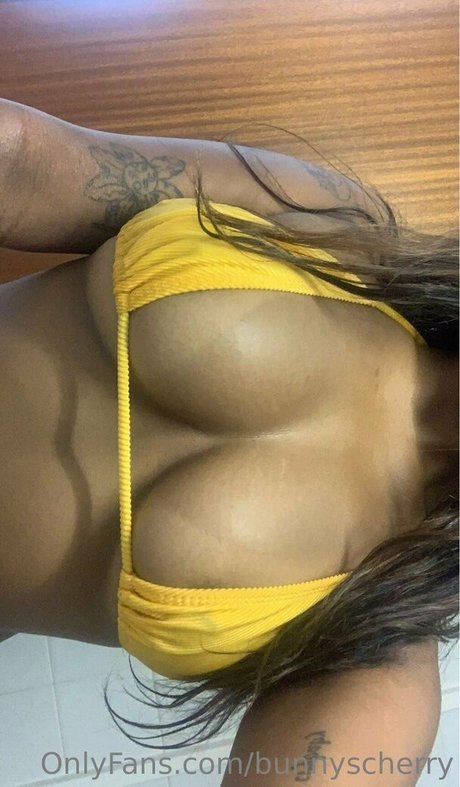 Bunnyscherry porn star image