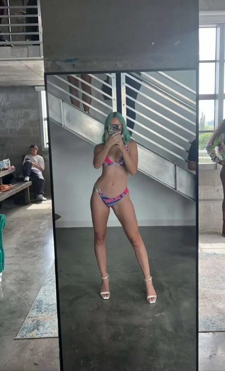 MarissaArnone model porn pic