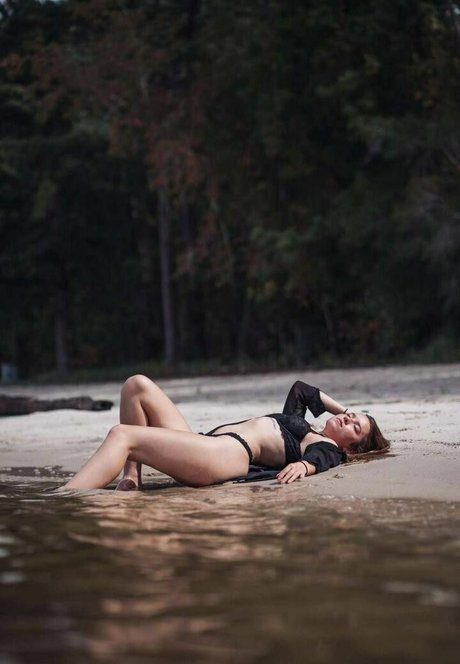 Cheyannerad art actress pic