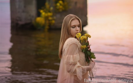 Elf sonya porn actress pictures