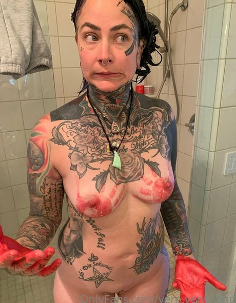 Vero Venturing perfect star photo