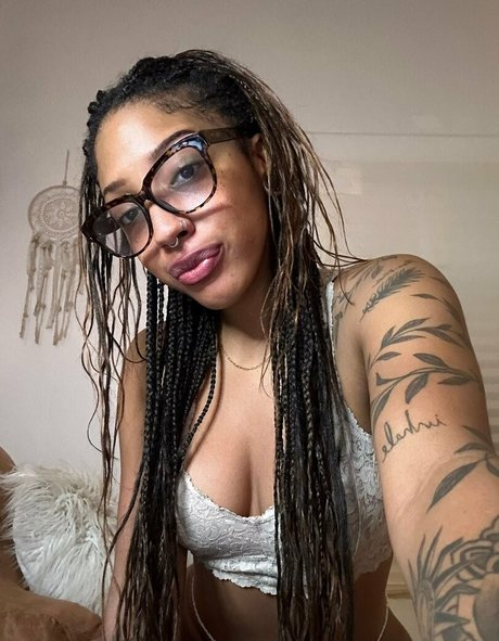 Juice Box Bri sexy star photos