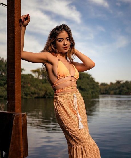 Anna Rita Cerqueira sexy actress img