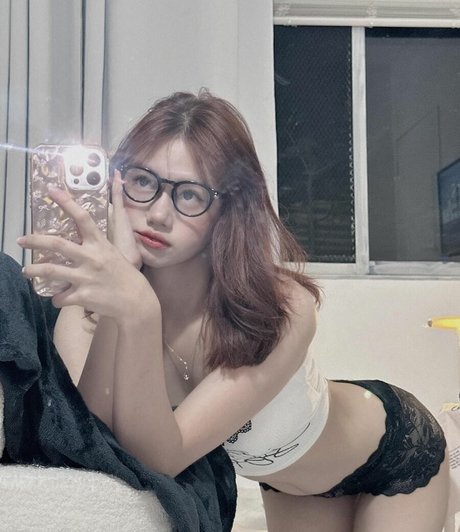 yourpeaches high quality pornstar img