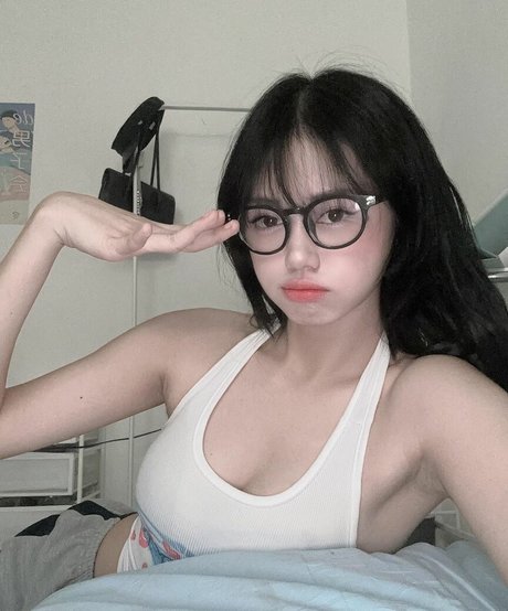 yourpeaches model hd pictures