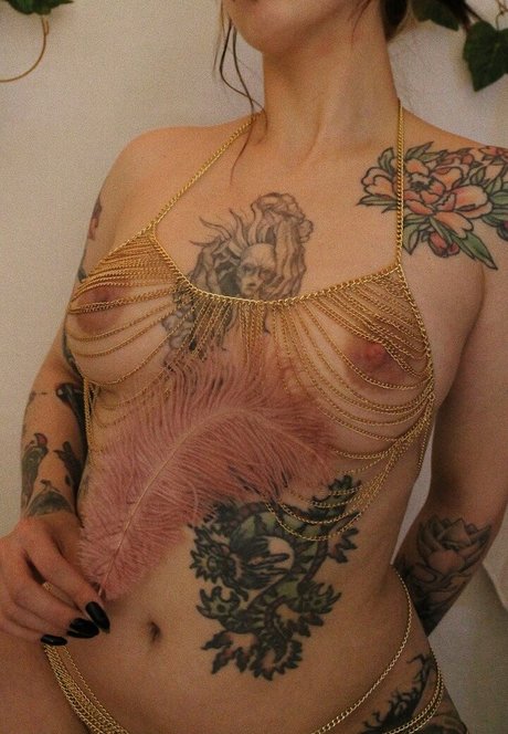 cadaverous nudes model photos