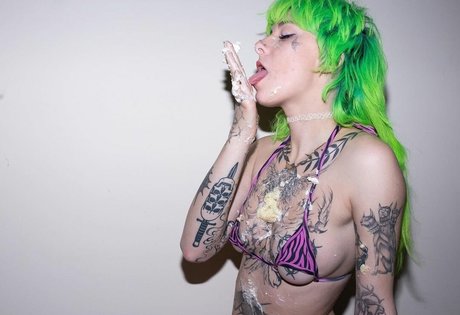 Avalon Valore pornographic actress image