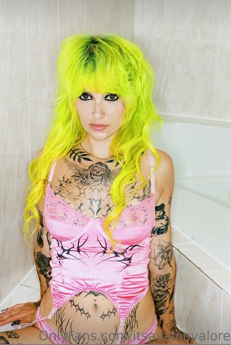 Avalon Valore model adult photos