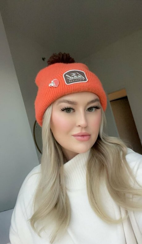 Gabb Goudy star nudes pictures