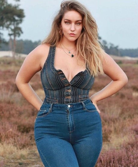 Joann Van Den Herik pretty model pictures