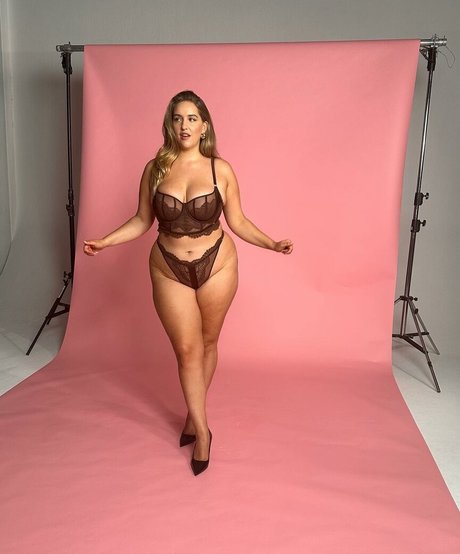 Joann Van Den Herik model naked pictures