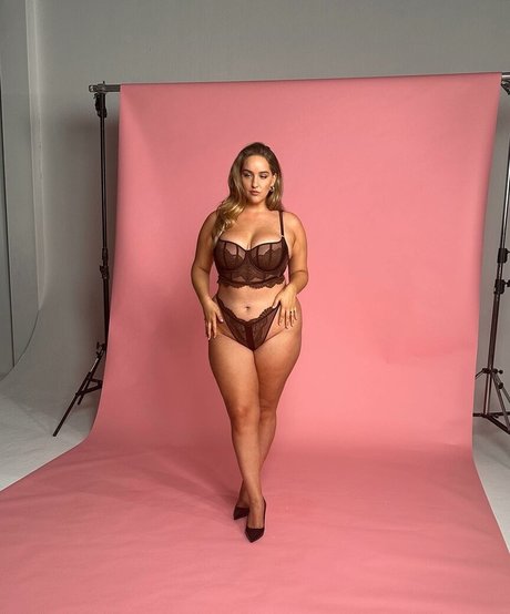 Joann Van Den Herik xxx actress pictures