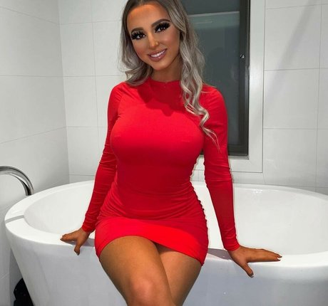 Anna Kopistinski exclusive star picture