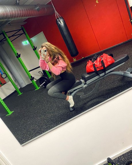 Ronjalexandra model porn pictures