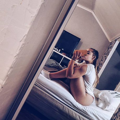 Ronjalexandra nudes star pictures