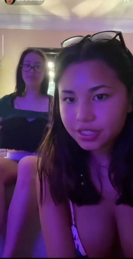 Live Stream Oops naked star img