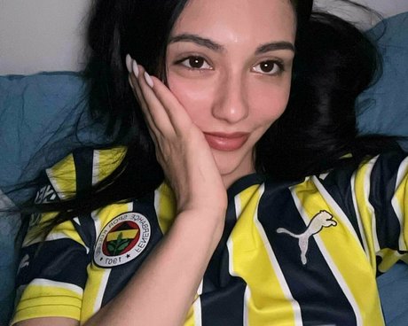 Zydcrey adult model pics