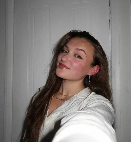 Skye Upshall star pornographic pic