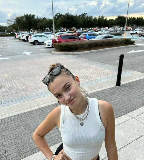 Skye Upshall sex actress pic