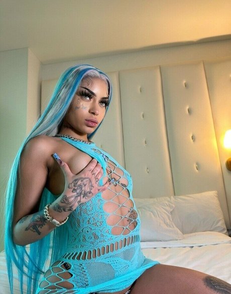 Ayleks adult model photo