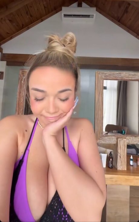 Julesboringlife sex model img