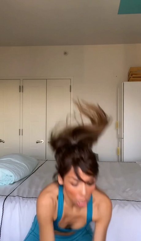 Riri Bichri model pretty picture