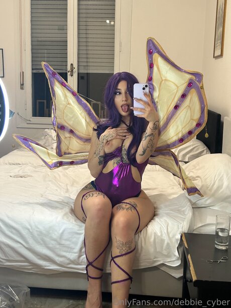 debbie cyber nude model pic