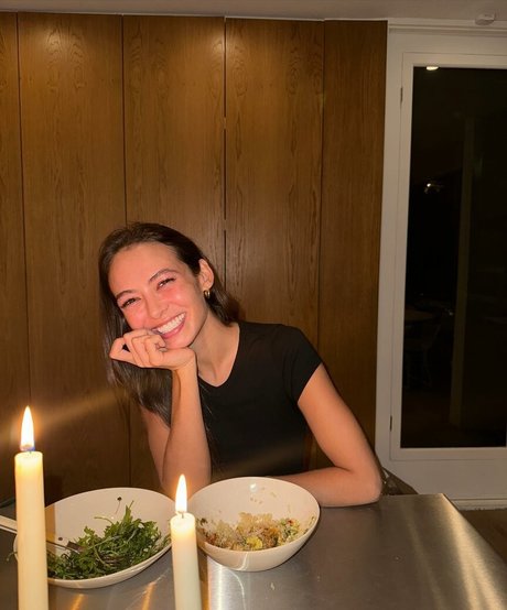 Emily Oberg nudes model archive