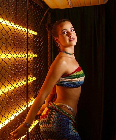 Taynah Smith art actress photo