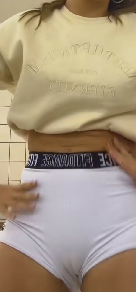 Taynah Smith star top pics