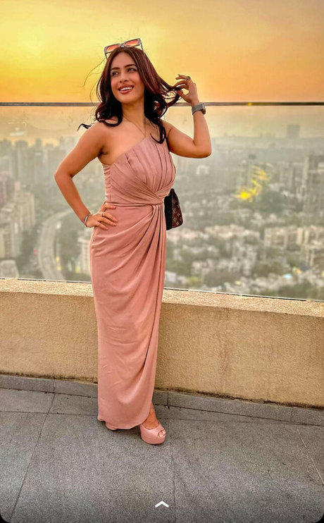 Nehhaa Malik xxx model pictures