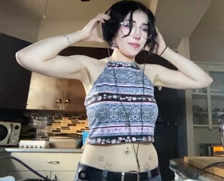 FlodaASMR hd model pic