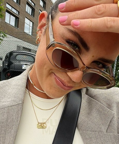 Female Football star hd pic