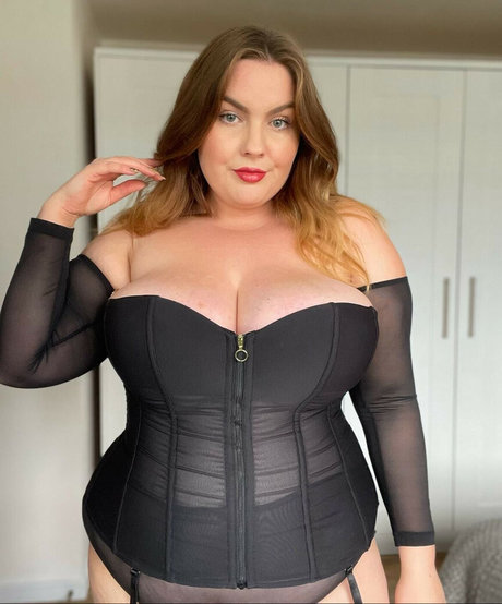 Lauren Dungey model hot picture