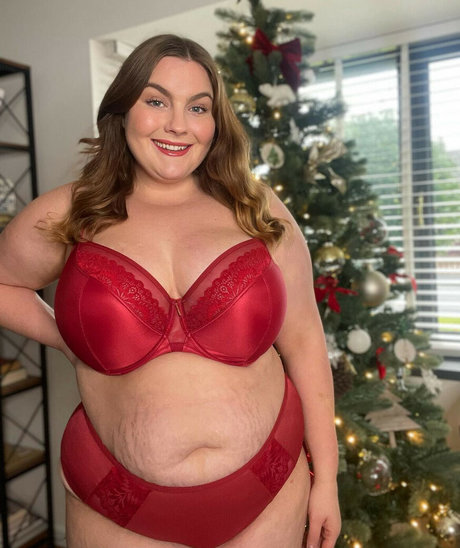 Lauren Dungey star nude galleries