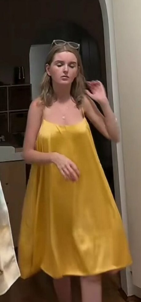 Keepingupwithliv model naked pictures