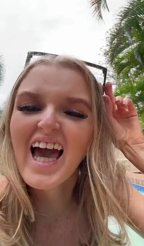 Keepingupwithliv nudes pornstar pics