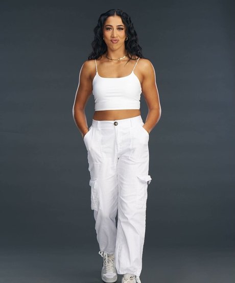 Indi Hartwell hot model pics