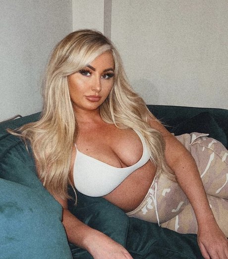 Bethjadeamberx beautiful model pics