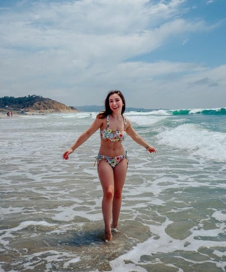 Ava Cantrell model hd photo