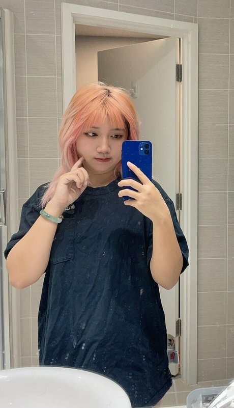 leynnercutie pornographic model pic