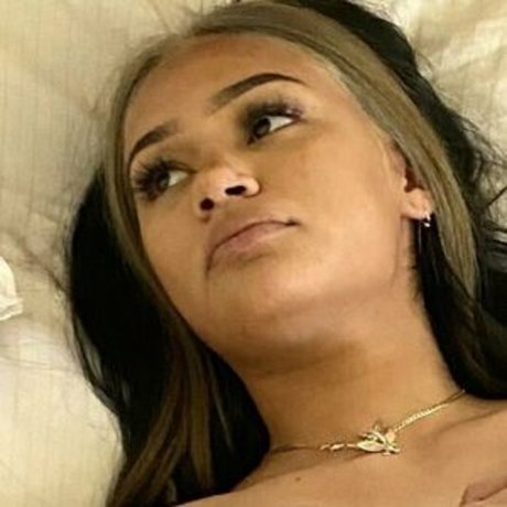 Lerishaye model hot pic