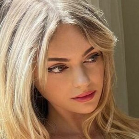 Bellashhh nice model photo