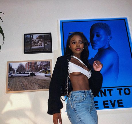 DivyaAdu sex model photo