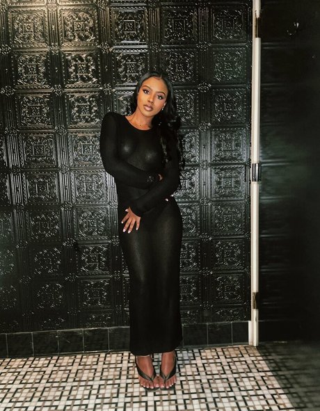 DivyaAdu pornstar adult gallery