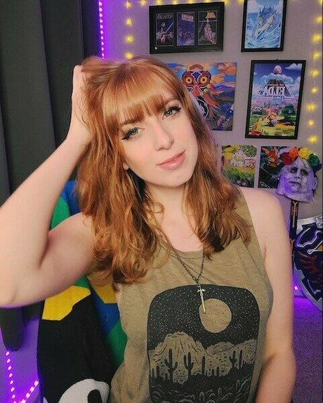 MaryMajora exclusive actress pics