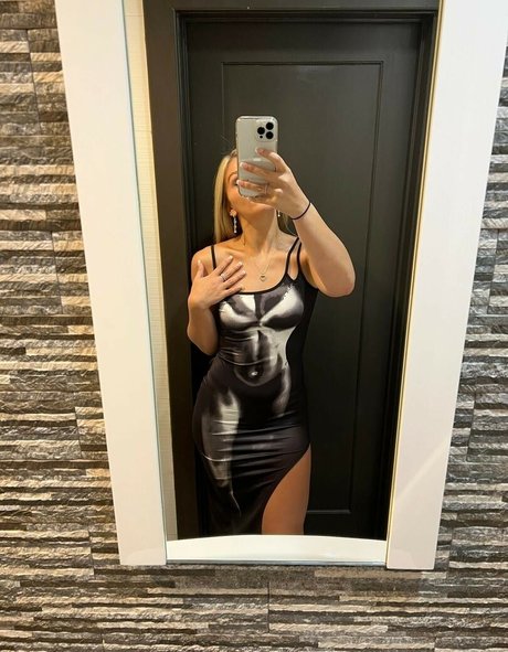 Lyndalessandro model beautiful picture