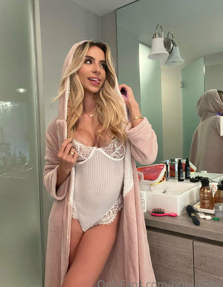 Bruna Lima art actress photo